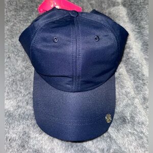 NET Lilly Pulitzer True Navy runaround hat.